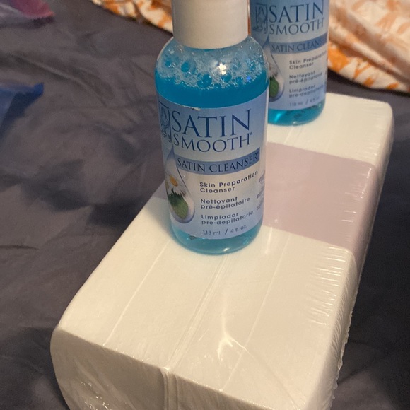 NEVER USED - Wax warmer with supplies. Wax and wax sticks do not come with it. - Picture 3 of 8